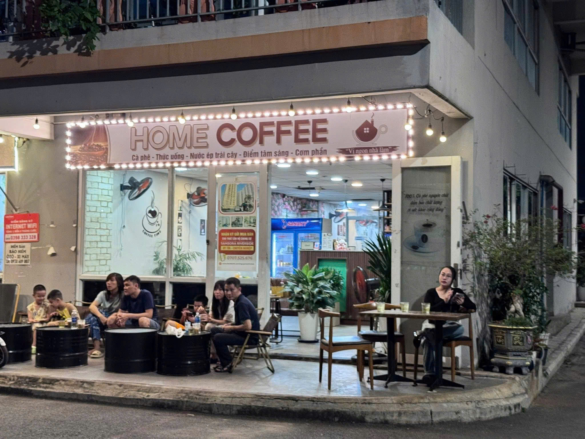  Do Em bận công việc không kinh doanh tiếp được nên sang lại quán CF 