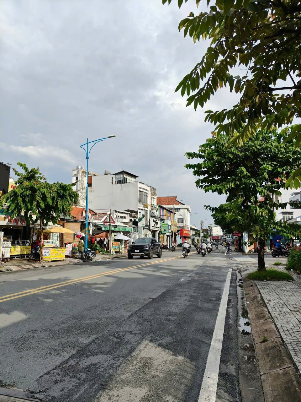  NHÀ (6X30) MẶT TIỀN LÊ LỢI – TRUNG TÂM THỊ TRẤN HÓC MÔN (NGAY VÒNG XOAY) 