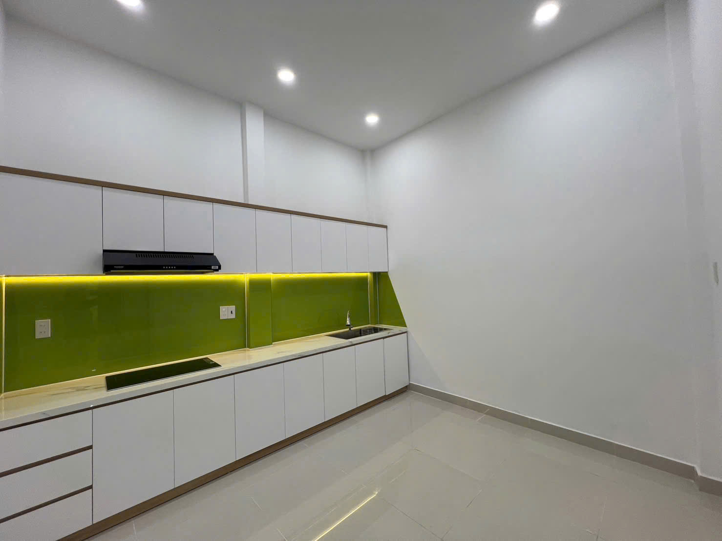  Bán nhà 1 trệt 2 lầu hẻm Hồ Xuân Hương, phường Nha Trang
Diện tích hiện sử dụng: 84 m2 Giá bán: 6,5 tỷ mọi thông tin chi tiết vui lòng lh Số chứng chỉ: đang đợi cấp chứng chỉ mới , số chứng nhận: MG 25- 625 