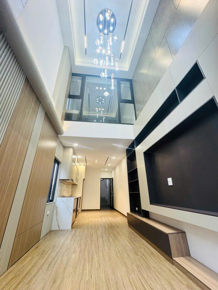  Bán nhà Cổ Linh 45m 7 tầng thang máy phân lô ô tô tránh hơn 16 tỷ 