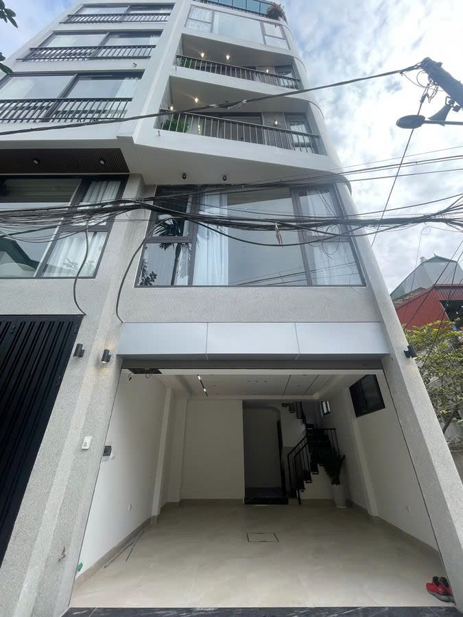  Nhà mới lung linh phố Ngọc Thuỵ - Lô góc 37m - Thang máy - Oto vào nhà - Giá 14,7 tỷ 