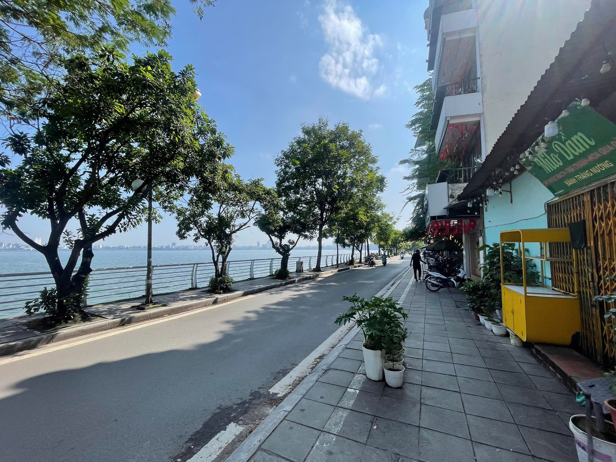  RẤT LÂU CHƯA CÓ NHÀ BÁN – MẶT PHỐ NGUYỄN ĐÌNH THI DT 120M2, MT 7M. GIÁ 900 TRIỆU/M2. 