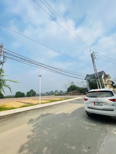  100M ĐẤT GIÁ HƠN 1 TỶ TRỤC CHÍNH KINH DOANH Ô TÔ TRÁNH YÊN KHOÁI - THỤY AN - BA VÌ - HÀ NỘI 