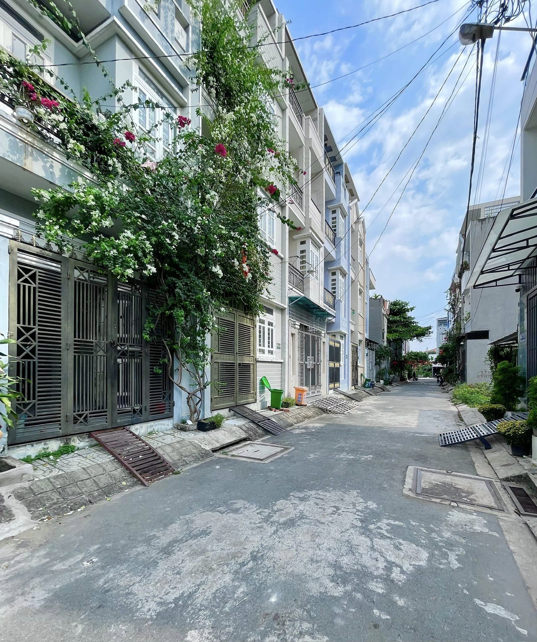  Bán Đất Hẻm Xe Hơi Đường Quốc Lộ 13 83m2 Ngang 4,2m Nở Hậu Gần Khu Hồng Long Chỉ 6 Tỷ 