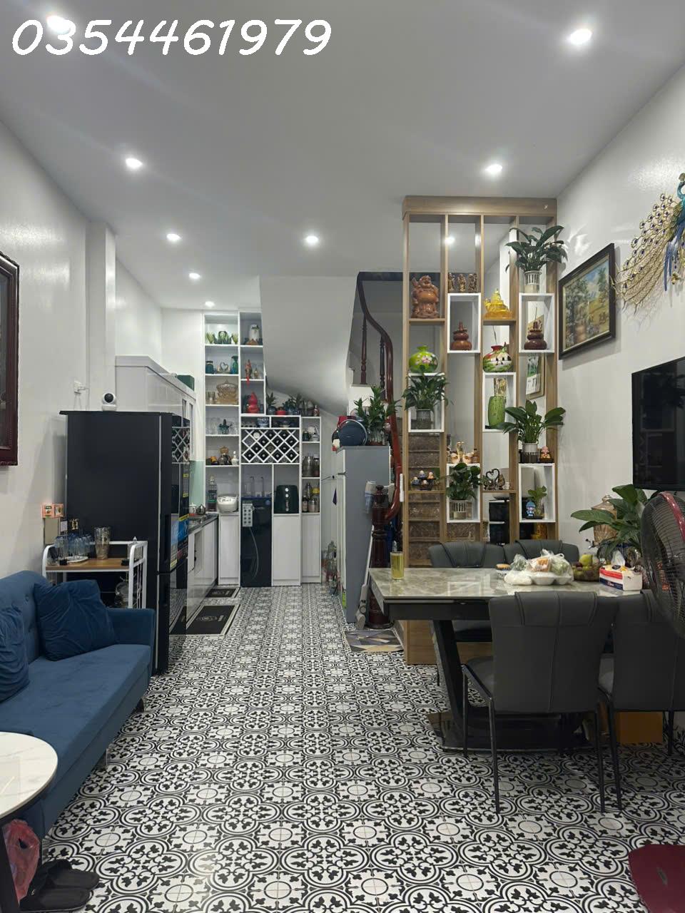  Chính chủ cần bán nhà đẹp 5 tầng Hồ Tùng Mậu, DT 31m2, 4PN, 4WC, nhiều tiện ích Hot! 