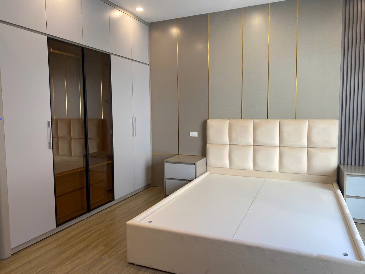  Hiếm- Bán nhà đẹp trung tâm Việt Hưng-Full NT ngõ nông- oto- 55m 5 tầng thang máy nhỉnh 10 tỷ 