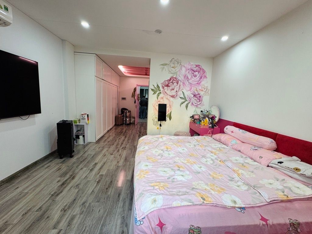  Hiếm- Bán nhà mới đẹp Hoa Lấm- Full Nội thất- oto- thang máy-50m 5 tầng nhỉnh 10 tỷ(TL) 