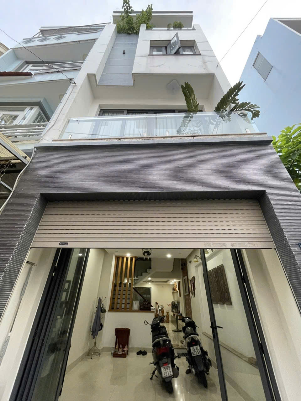  ????Định cư  nước ngoài cùng hội tụ gia đình ????bán nhanh cái nhà ngay Sân Bay 