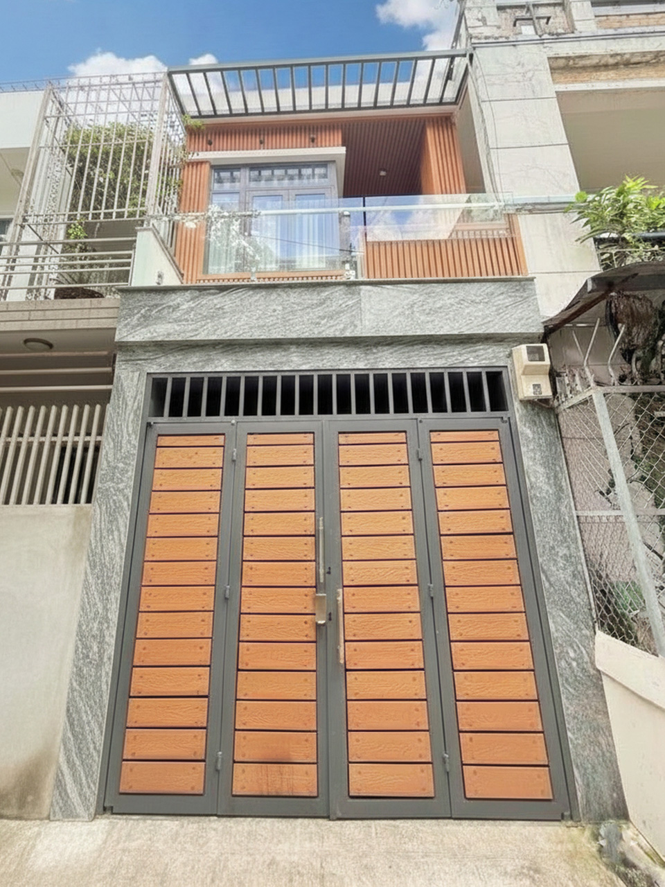  D1865 ⚡️ sát ngã Tư Hàng Xanh, SHR, Nở hậu, HXH, 3.3x14m, 8.x tỷ 