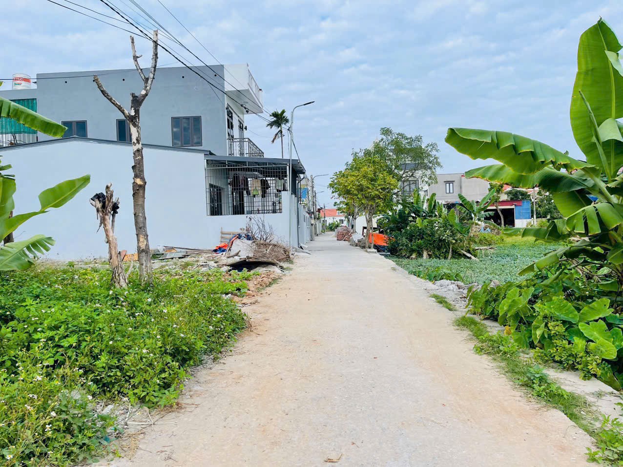  Giá chỉ 1.5x tỷ  Lô đất Cẩm Hoàn – ngay khu đấu giá Vườn Cam  Ngõ thông rộng  ZALO 0567 222 555 