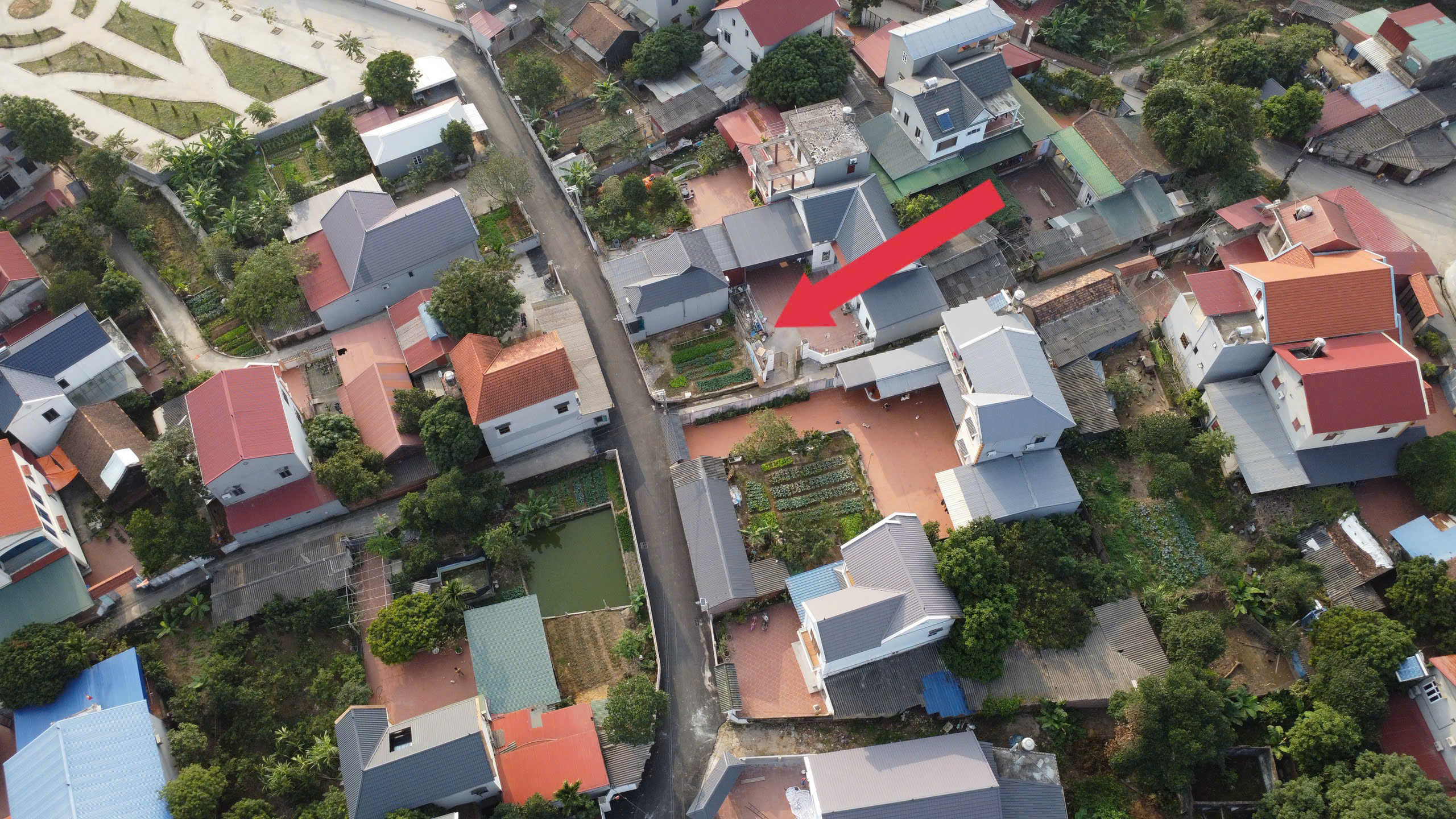  ????MỞ BÁN 90M2 LÔ 2 MẶT ĐƯỜNG, ĐỒNG CHẦM , TIÊN DƯỢC- THÔNG Ô TÔ TRÁNH- CẠNH SÂN BÓNG - KHU VUI CHƠI 