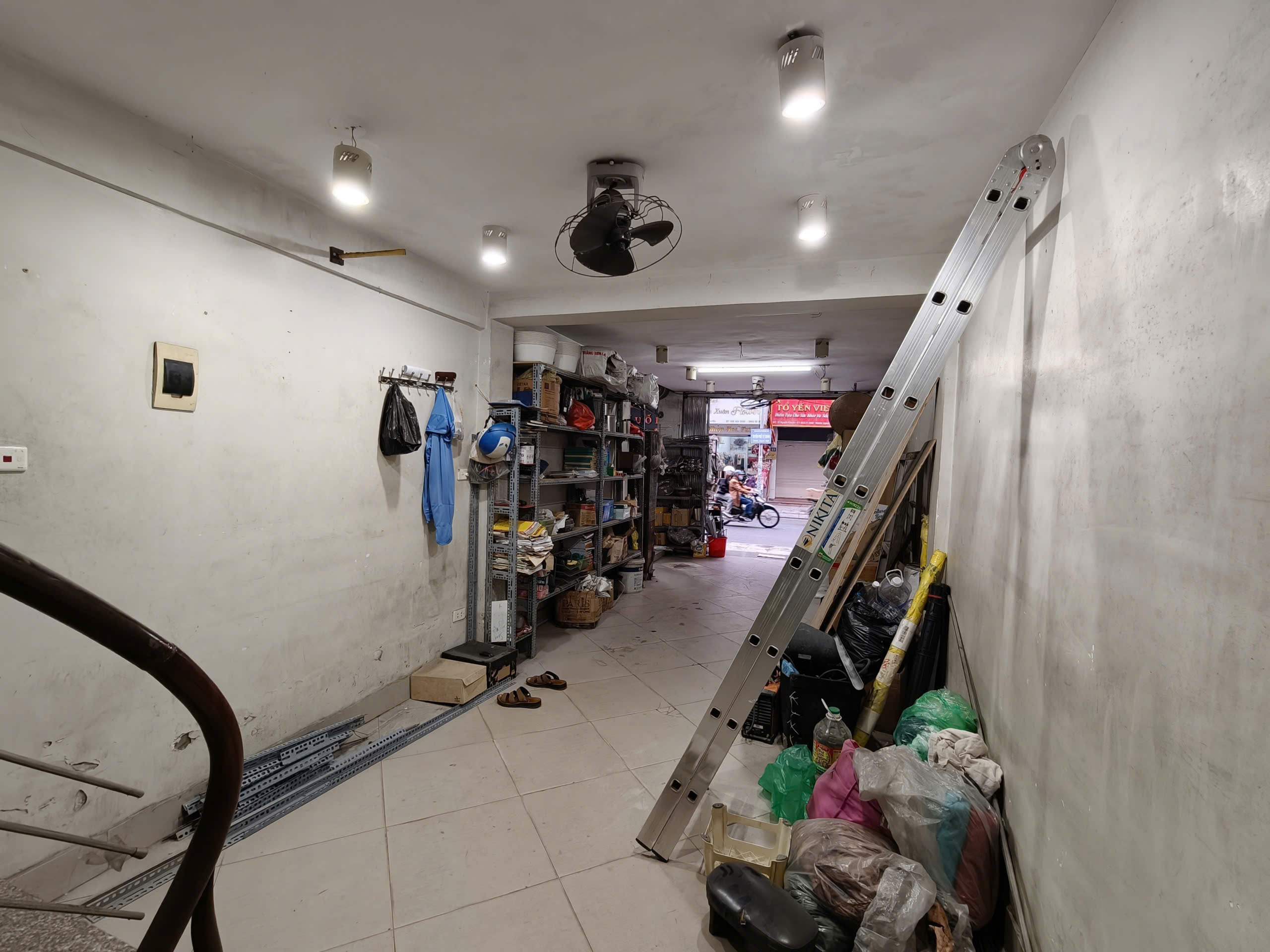  Cho thuê nhà MP Nguyễn Khuyến kinh doanh bất chấp mọi mô hình trừ hàng ăn 55m2 x 4 tầng 