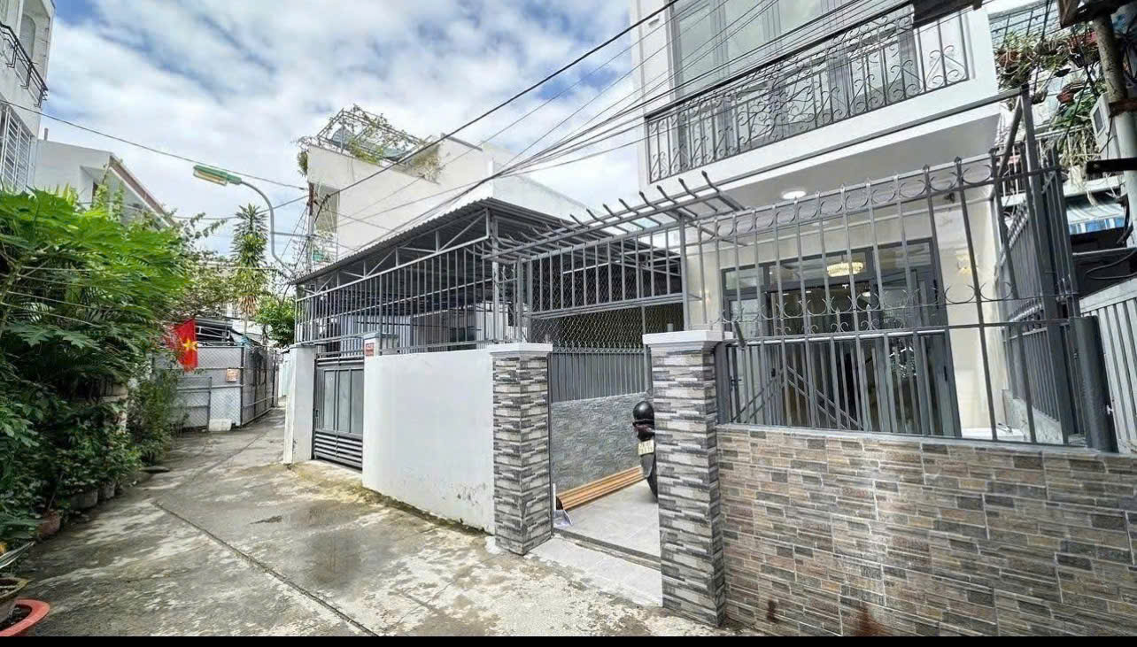  BÁN NHÀ HẺM 4M ĐƯỜNG HỒ XUÂN HƯƠNG — PHƯỜNG NHA TRANG. 