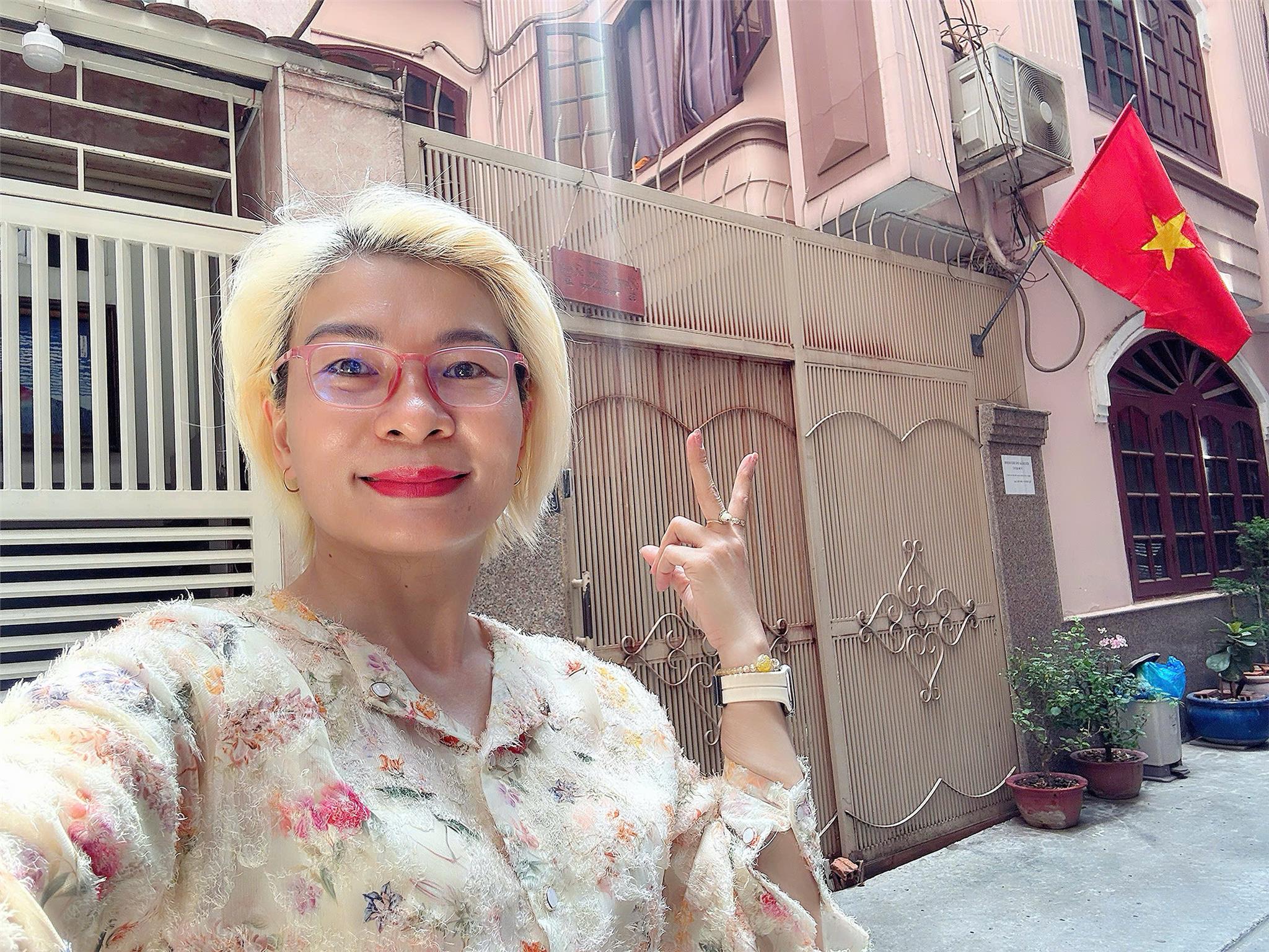  BÁN CHDV 6 TẦNG - NGANG LỚN 8M * 10M - ĐƯỜNG LÊ THÁNH TÔN, BÊN NGHÉ, QUẬN 1 - GIANG GIANG:093.86.76.685 