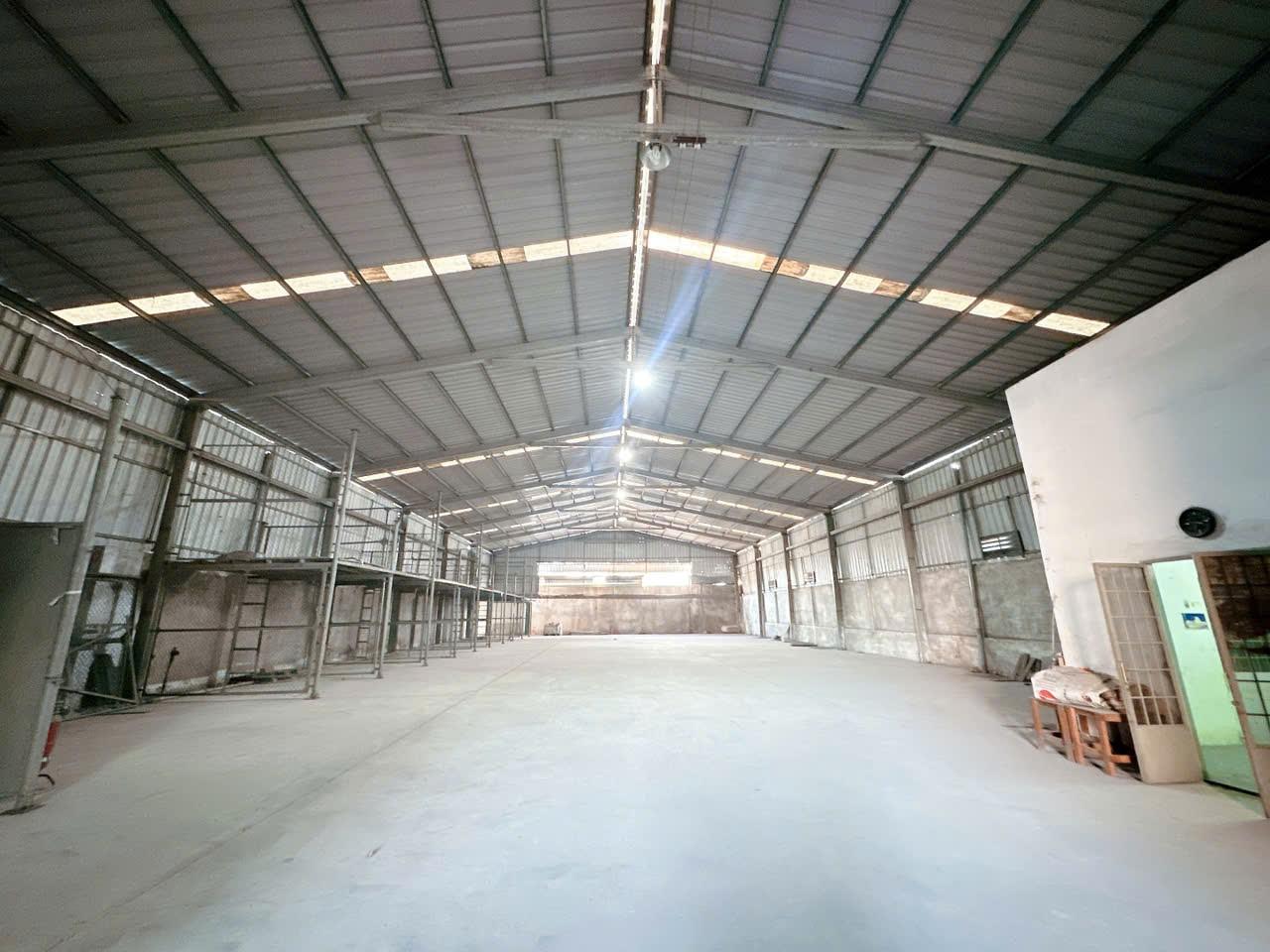  XT686 cho thuê xưởng, kho mặt tiền đường bùi trọng nghĩa, thích hợp KD TM, giao liền 