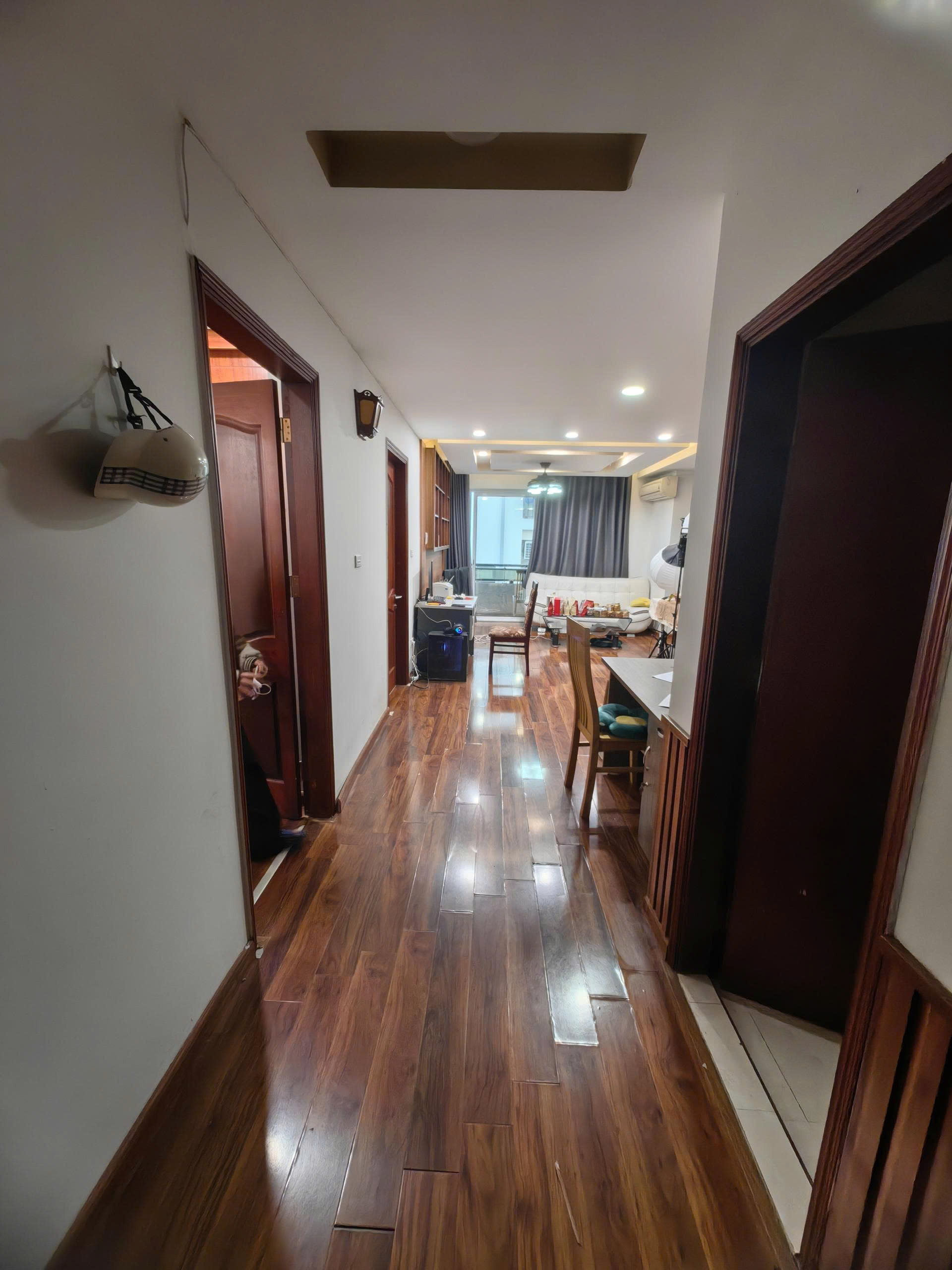  CHO THUÊ CĂN HỘ 2N2K – FULL NỘI THẤT – Ô TÔ ĐỖ CỬA – TÂY HỒ, HÀ NỘI 