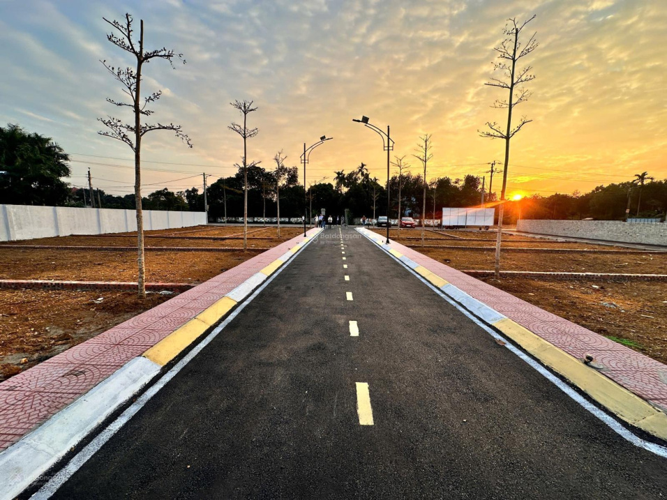  Bán gấp lô đất 100m2 full thổ cư sát cổng chính đại học Quốc gia khu CNC Hòa Lạc cách QL21 chỉ 300m 