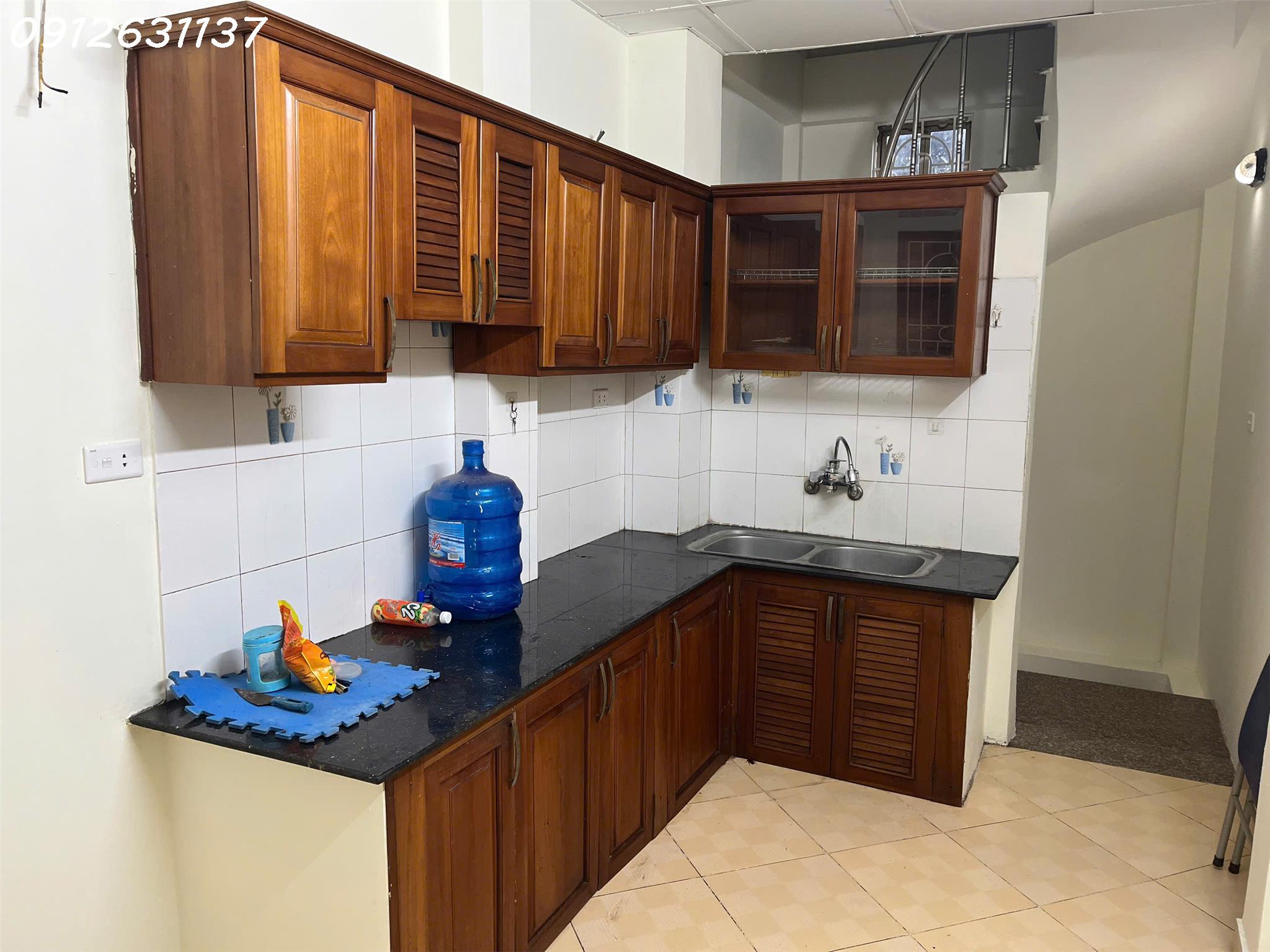  Cho thuê nhà nguyên căn tại ngõ 1160 đường Láng, Đống Đa, HN, DT 80m2, 8,5tr/1 tháng 