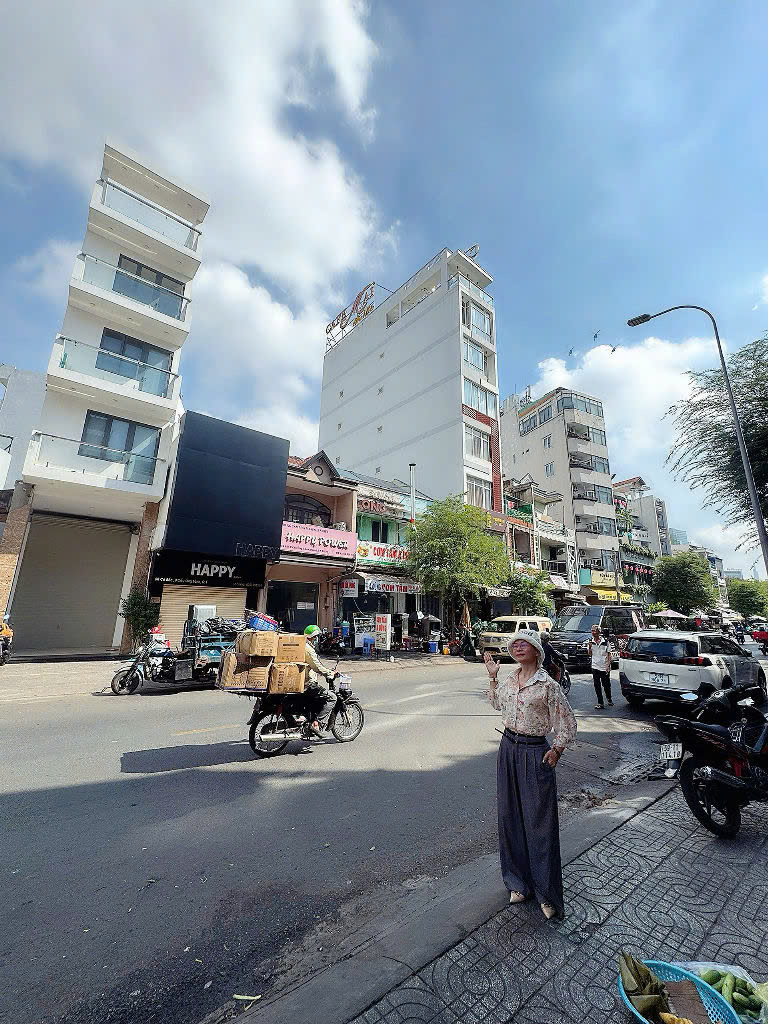  BÁN NHÀ 5 TẦNG MỚI - MẶT TIỀN KINH DOANH ĐƯỜNG CÔ BẮC, QUẬN 1 - HIẾM NHÀ BÁN - GIANG GIANG: 093.86.76.685 