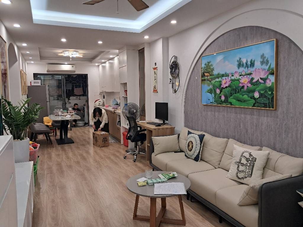  Bán nhà CHCC Trịnh Đình Cửu, Hoàng Mai, 2N 2Vs, 72m2, 5.7 tỷ(CGL) 