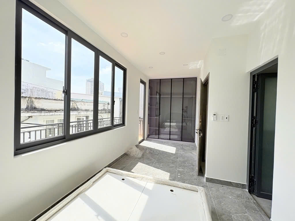  HIẾM LÂM VĂN BỀN NGANG KHỦNG 6.4M, 4 TẦNG BTCT NHÀ MỚI TOANH DỌN VÀO Ở LIỀN ,giá NHỈNH 6 TỶ 