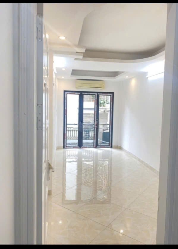  Cho thuê nhà ngõ 289 đường Hoàng Mai, 31m² x 4 tầng, 3 ngủ, 3 vệ sinh, 15 triệu 