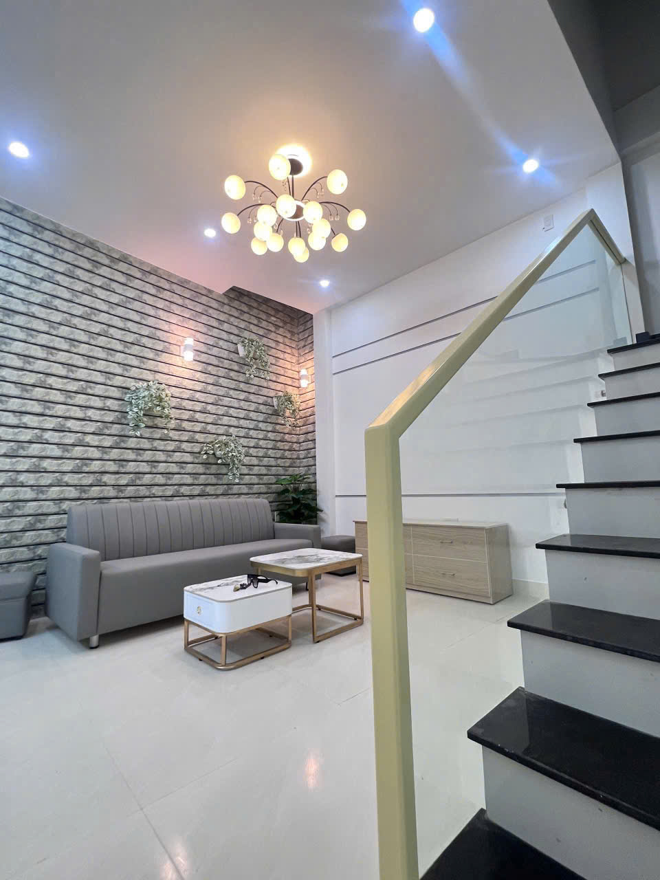  ????Bán hoặc Cho Thuê ????Nhà 2 tầng Nguyễn Lộ Trạch, phường Xuân Phú, Tp.Huế 