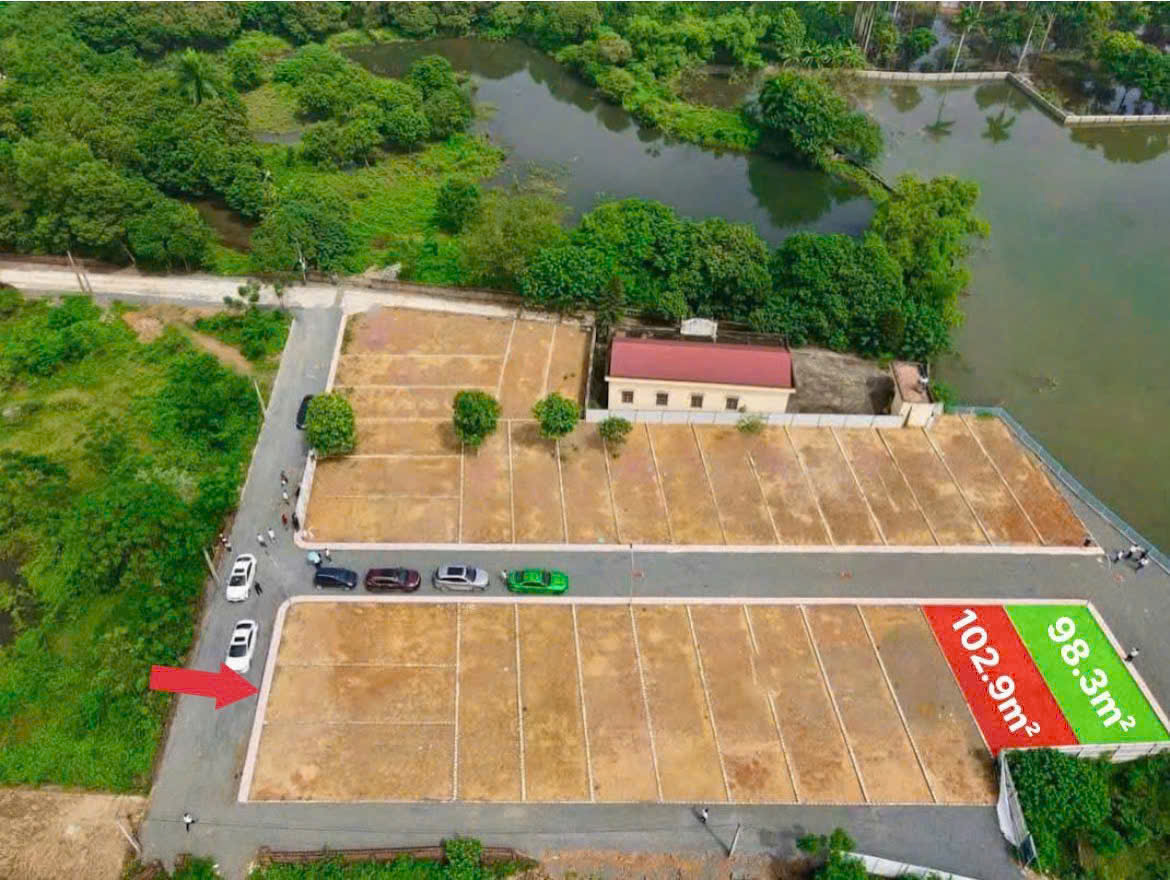  Bán nhanh lô góc view hồ đẹp, dt 100m2 full thổ cứ, ngay QL21, khu CNC Hòa Lạc, giá 3tỷ 