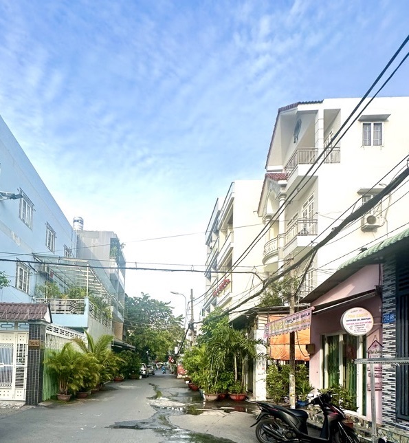  3 tầng 88m2 có 9 tỏi x Phạm Văn Chiêu Phường 9 Gò Vấp TP. Hồ Chí Minh. 