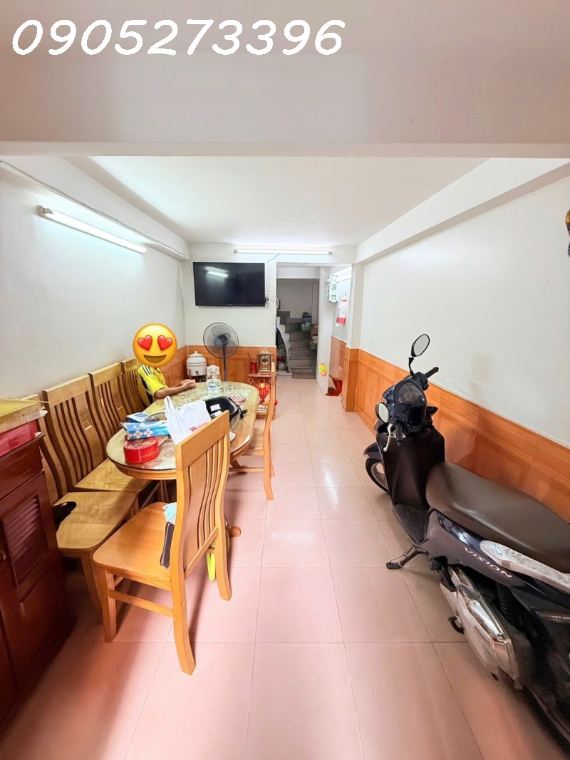  NGAY NHÀ GA T3 SÂN BAY, 1 CĂN RA MẶT TIỀN, 4 TẦNG ĐÚC THẬT 3PN CÓ MẶT THOÁNG PHÍA, HOÀN CÔNG ĐỦ, TẶNG NỘI THẤT, CHÀO CHỈ 3.65 TỶ. 