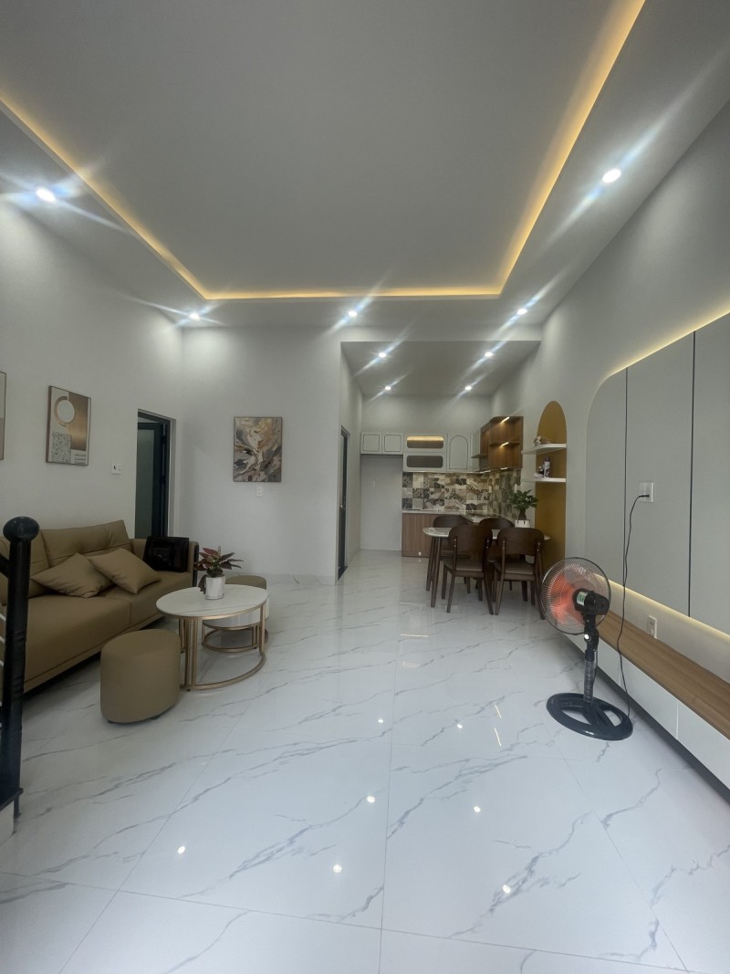  ♣ Nhà sát MT Nguyễn Phước Nguyên, gần Chợ, 50m2, 2 tầng 3PN, ở ngay, 3.x tỷ 