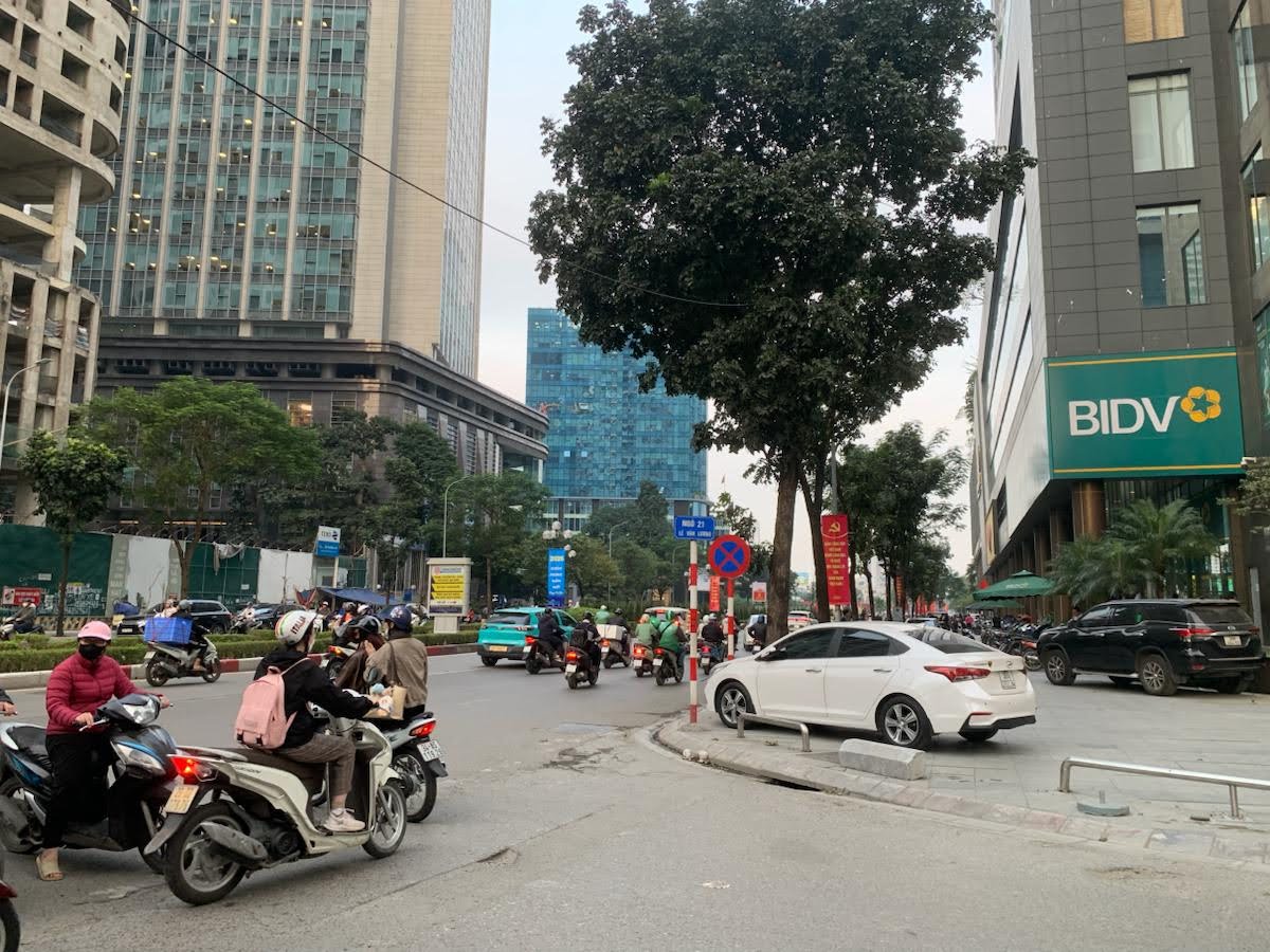  Cần bán gấp, nhà Ngõ 21 Lê Văn Lương-46m*5 tầng*4mMT- Ngõ thẳng, thông- Kinh doanh 