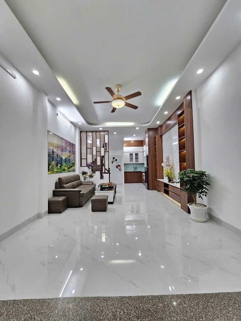  NHÀ ĐẸP – GIÁ TỐT – CHÍNH CHỦ BÁN GẤP NHÀ  Tại Phường CẦU GIẤY, HN 