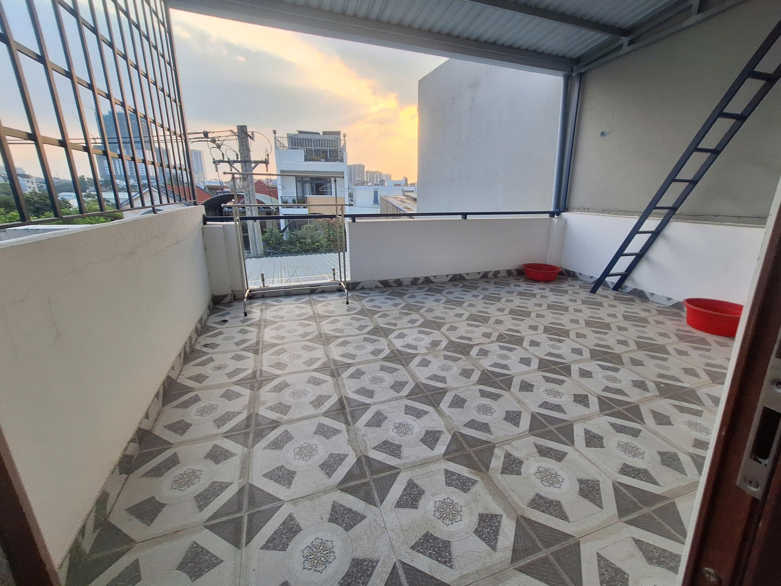  BÁN NHÀ MẶT TIỀN – ĐƯỜNG SỐ 13, LINH XUÂN (THỦ ĐỨC)
???? Vị trí: Mặt tiền đường số 13, khu Linh Xuân 