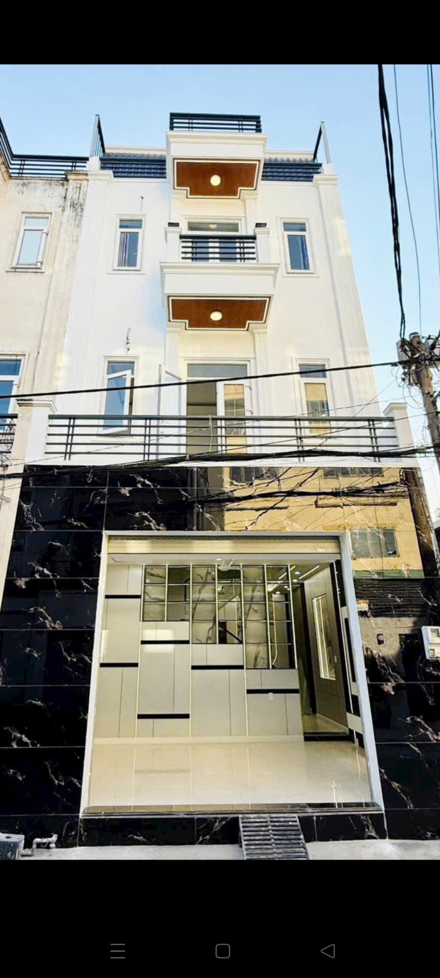  Bán căn nhà mặt tiền hẻm Thạnh Xuân 33 Quận 12 
DT 5,5 x 9,5m 1 trệt 3 lầu , 4 pn , 
sân Thượng Trước và sau , 4 wc 
Nhà xây kiên cố chắc chắn 
Vừa ở vừa kết hợp kinh doanh buôn bán. 
Giá 5 tỷ 350, thương Lượng 