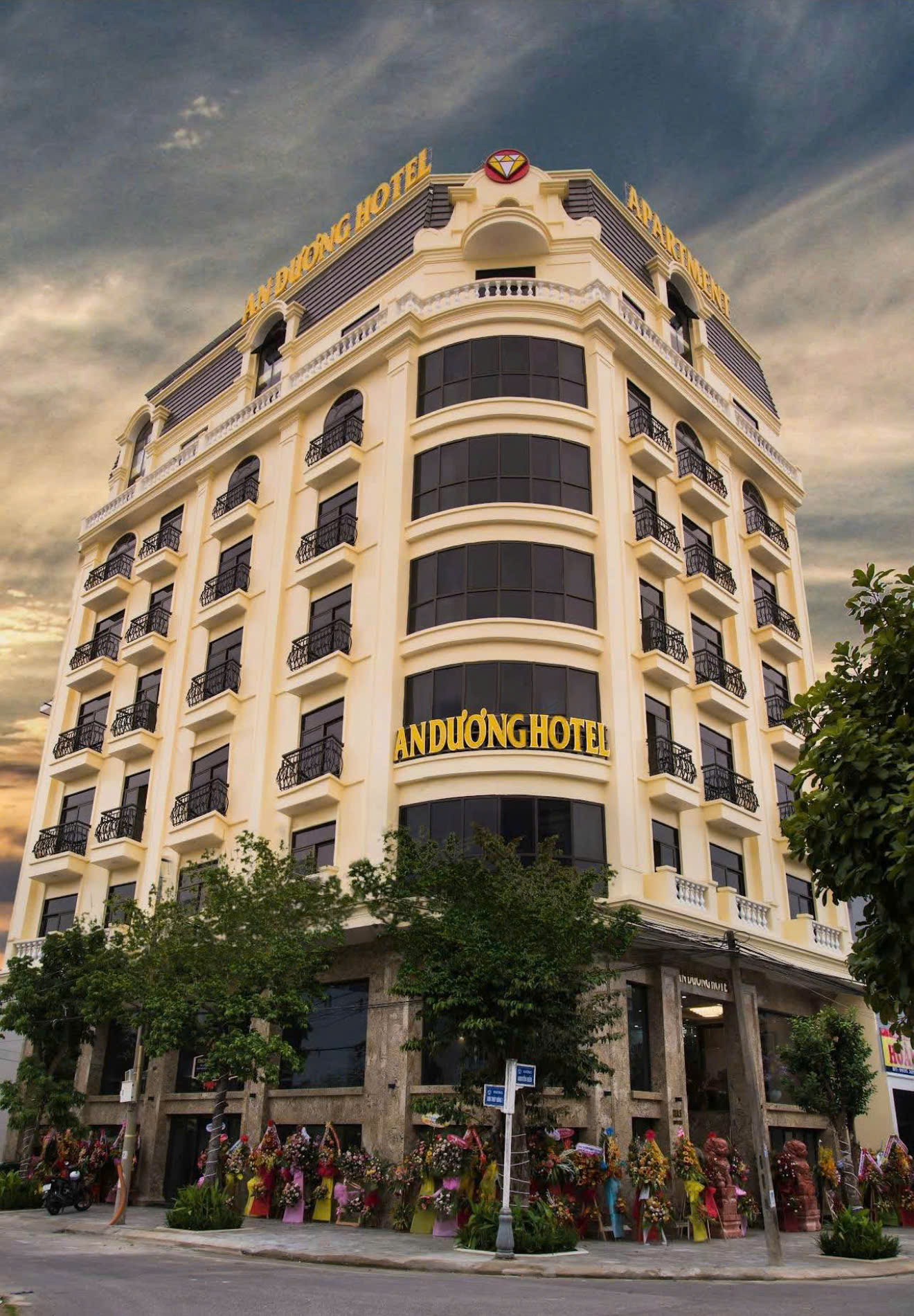  Chuyển nhượng lô đất đường Nguyễn Cơ Thạch - Khu Phố Biển Sơn Thuỷ. Lh 0905233234 