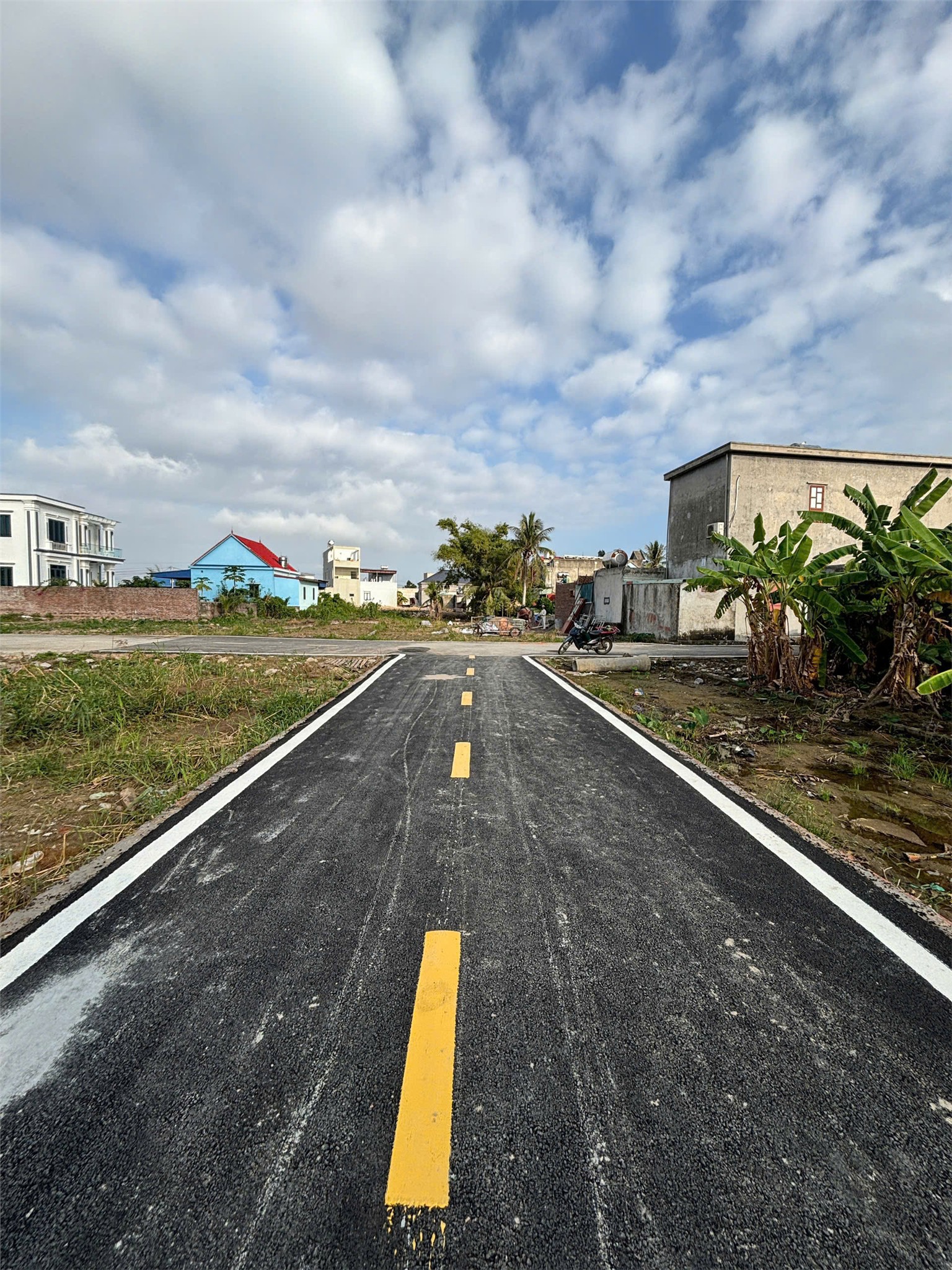  ĐẤT MINH TÂN SÁT GA – ĐƯỜNG NHỰA 4–5M – GIÁ 1 TỶ 3XX TRIỆU  HÀNG HIẾM GẦN GA  ZALO 0567 222 555 