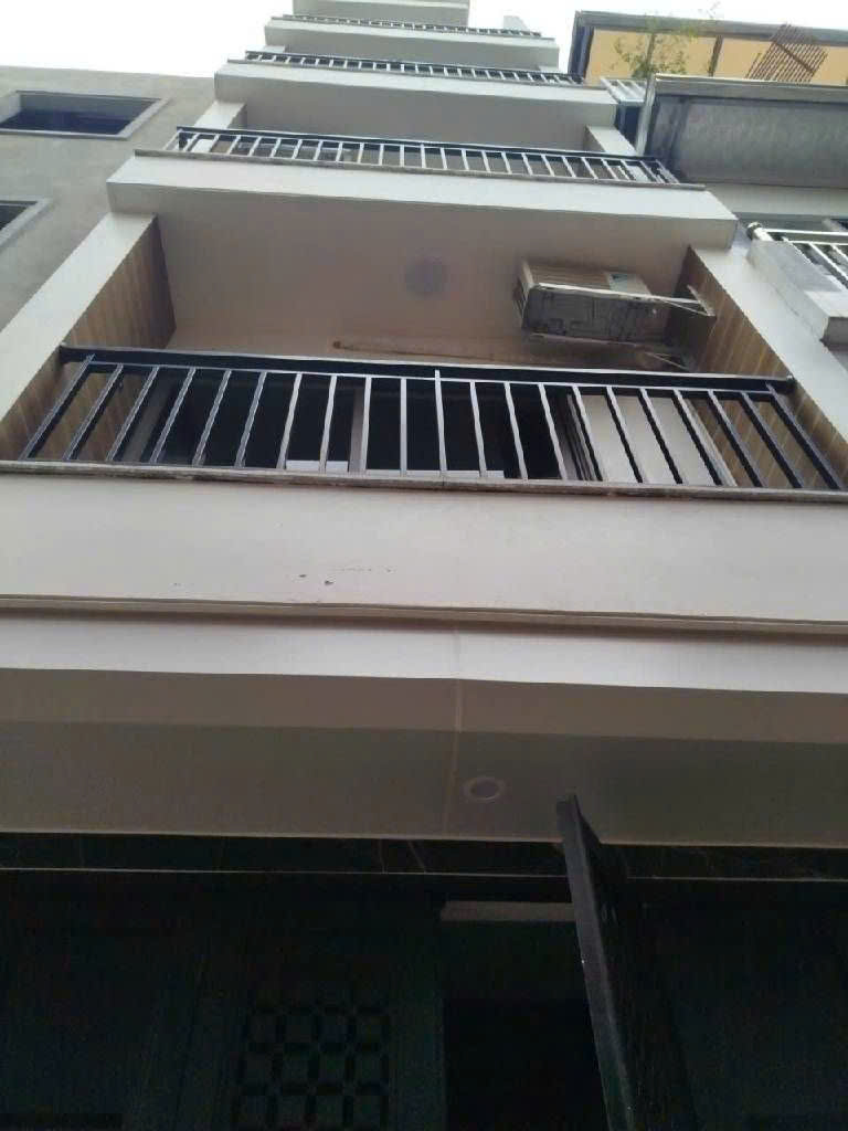  BÁN NHÀ 5 TẦNG ĐẸP NHƯ MỚI- TRUNG TÂM PHÚC THỊNH - GẦN CHỢ- TRƯỜNG HỌC - SẴN Ở NHỈNH 5 TỶ XÍU 