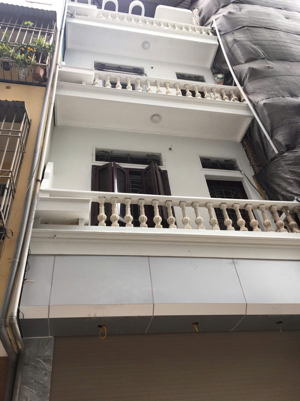  Cho thuê MBKD ngõ ô tô Nguyên Hồng,  60m² x 4 tầng, 5PN, 4VS. Giá 27tr 