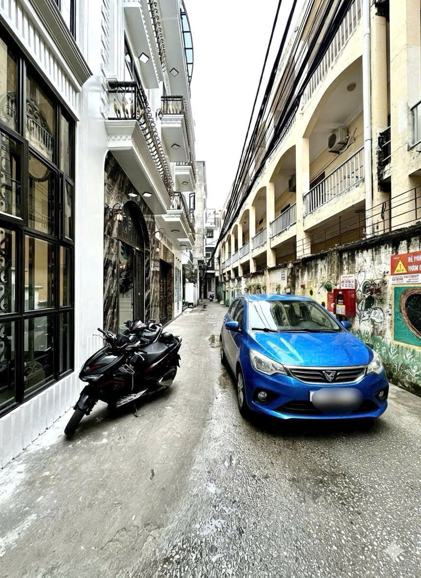  Cần Bán nhà 4 tầng phong cách tân cổ điển phố Đà Nẵng gần Coop Mart Ngô Quyền 