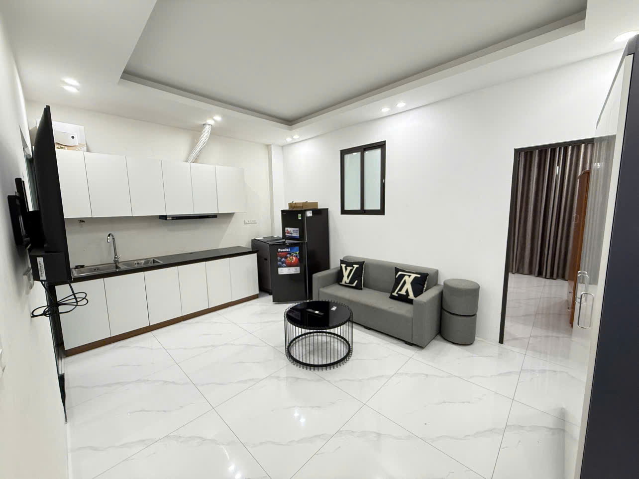  CHO THUÊ CĂN HỘ 1N1K 35m2 TẠI NGỌC LÂM, LONG BIÊN, HÀ NỘI 