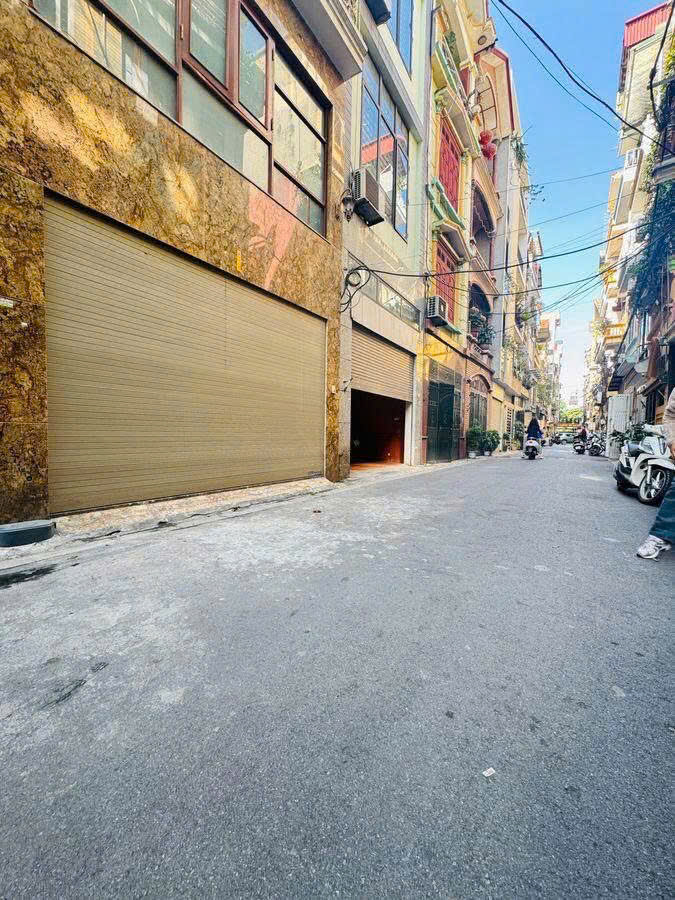  Phố Vũ Xuân Thiều  DT 47m - MT 4,2m  7 tầng kiên cố  Gả nhanh hơn 15 tỷ 