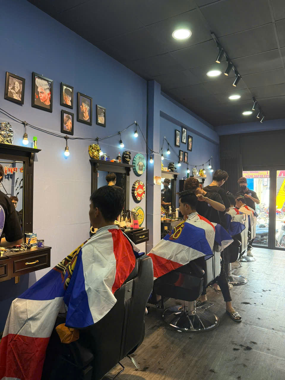  Sang Barber Tóc Nam Mặt Tiền –Số 253 Hoàng Ngân, P.16, Q.8 ( Phường Phú Định, Tp HCM Mới) 