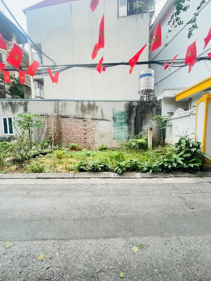  Phố Ngọc Lâm  Mảnh đất vuông đẹp  Giá trị và tiềm năng  Chỉ hơn 6 tỷ là gả đi 