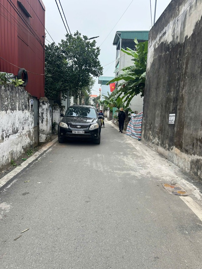  Đất chính chủ - Giá tốt - Vị trí đẹp tại Trung Trâu, Đan Phượng - Đường thông, oto đỗ cửa 