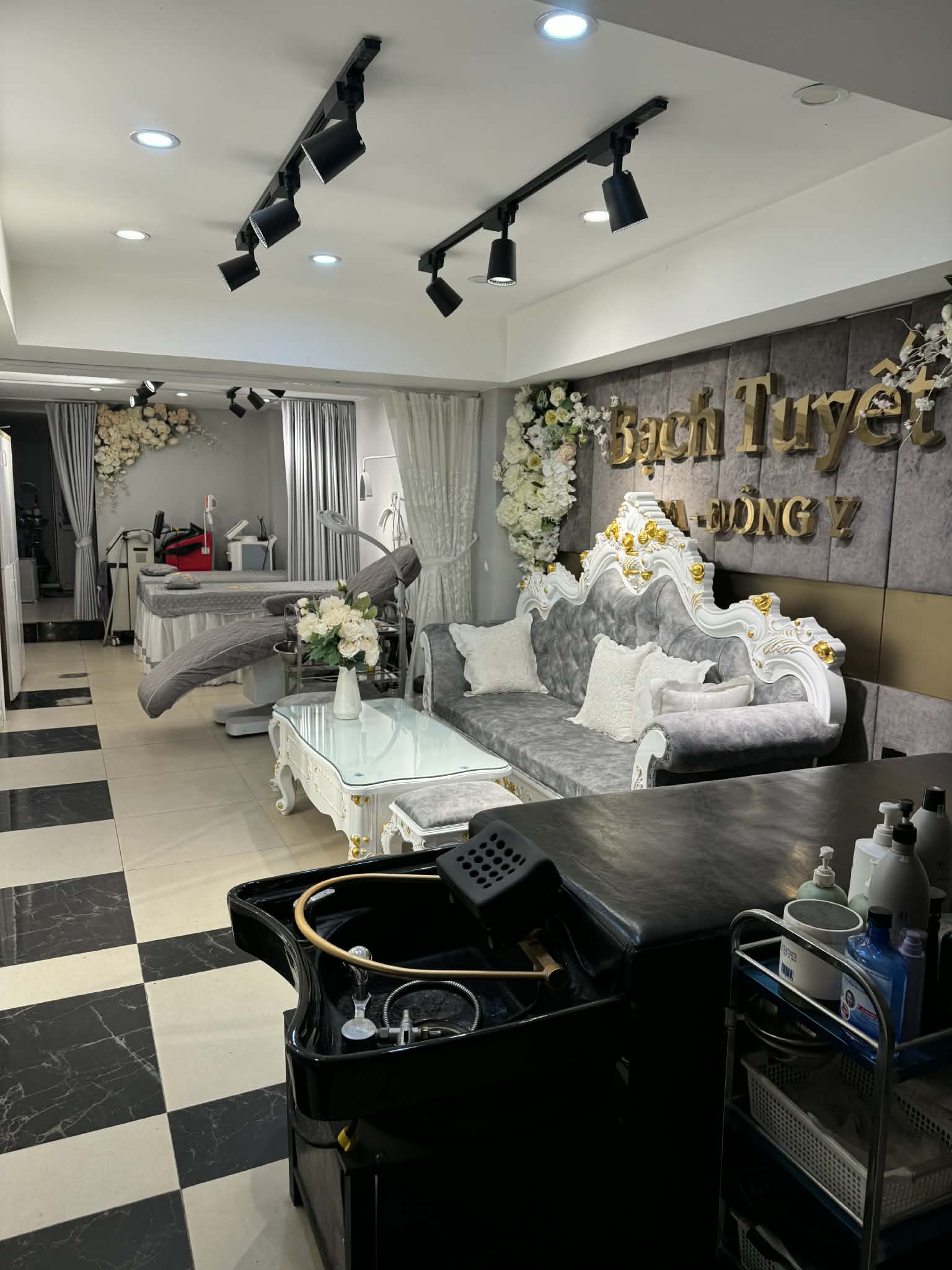  Cho thuê mặt bằng làm spa tại 98 La Thành ,Ô Chợ Dừa ,Hà Nội . 