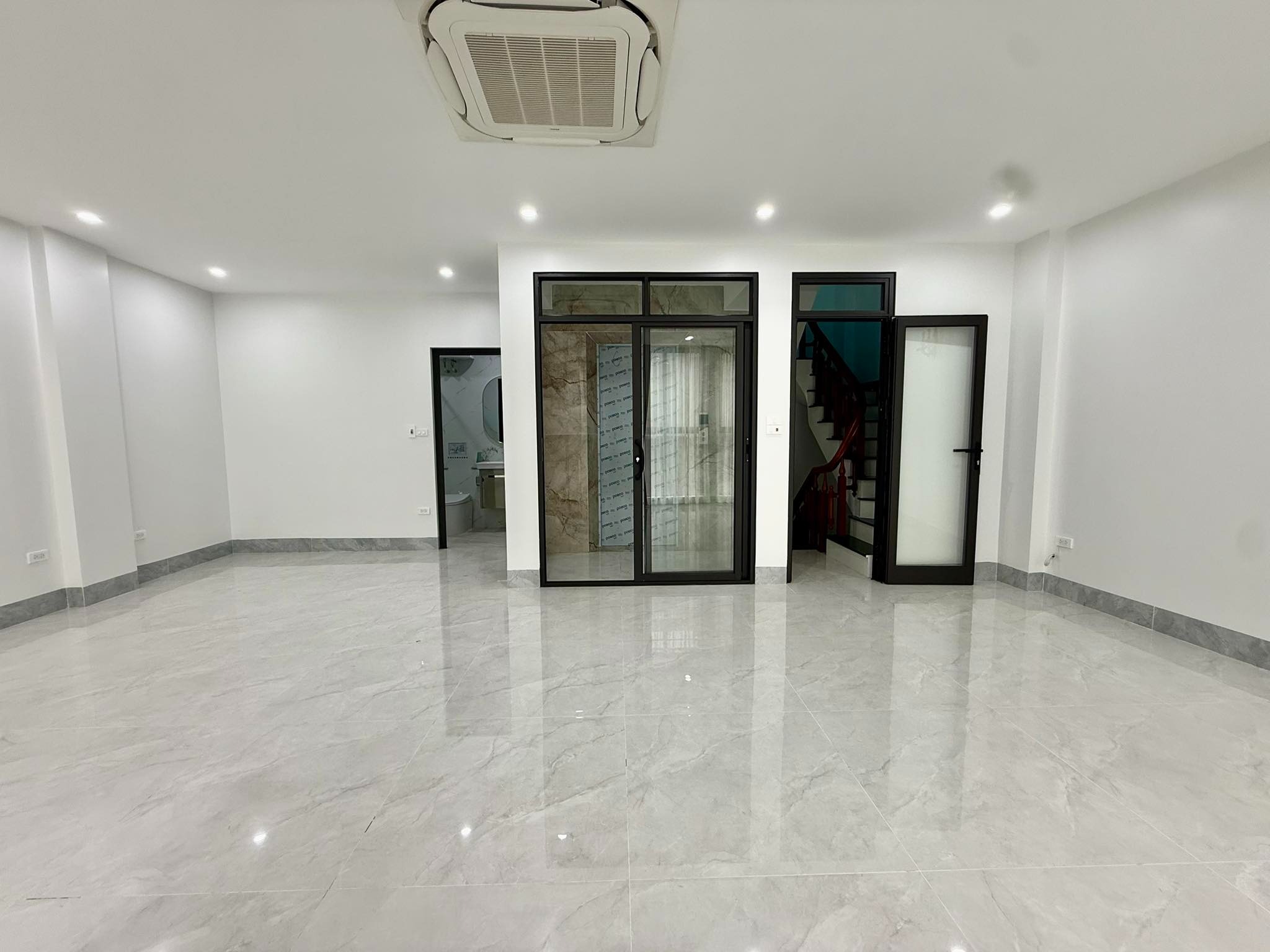  CỰC HIẾM PHỐ ĐỒNG CỔ 51M 7T THANG MÁY NHỈNH 27 TỶ-Ô TÔ QUA NHÀ-KINH DOANH ĐỈNH- THÔNG TỨ PHÍA 