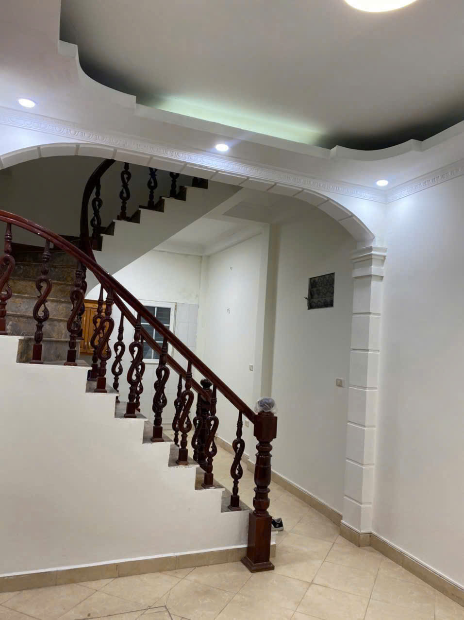  Cho thuê nhà ngõ Ngọc Khánh, 50m² x 4 tầng, 4PN, 3WC, 15 triệu 