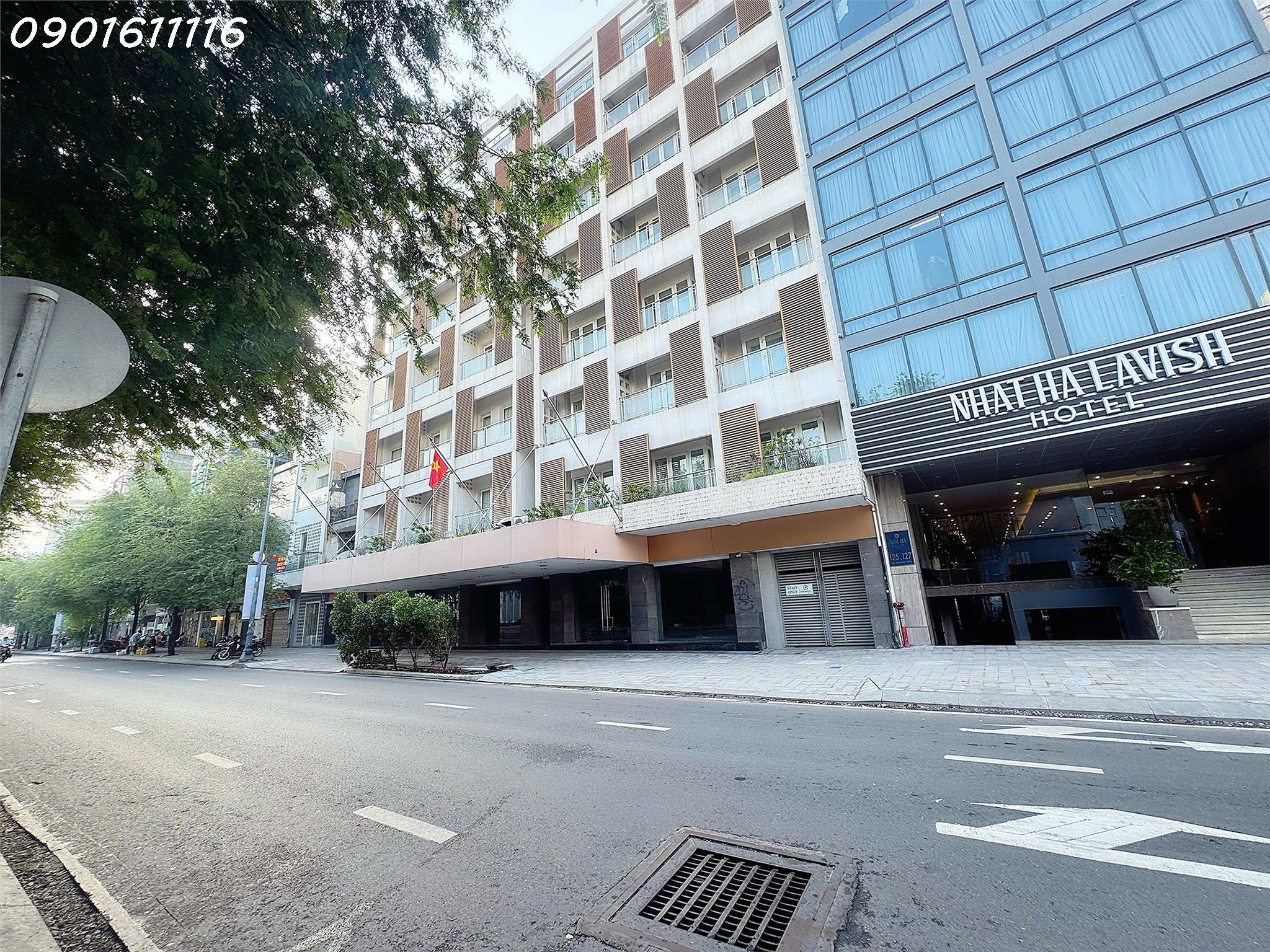  HIẾM BÁN - DÒNG TIỀN 1 TỶ/ NĂM - BÁN NHÀ MẶT TIỀN Đ. LÊ THÁNH TÔN, Q1 - DT 66M2 NGANG 4,5M*16,5M * Liên hệ GIANG GIANG: 093.86.76.685 