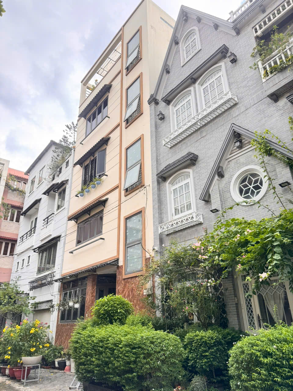  BÁN  NHÀ 4 TẦNG XE HƠI NGỦ TRONG NHÀ Đ. VÕ THỊ SÁU, QUẬN 3 - TẬP ĐOÀN VIETTEL TỪNG DỰ KIẾN MUA LẠI* LH GIANG GIANG: 093.86.76.685 